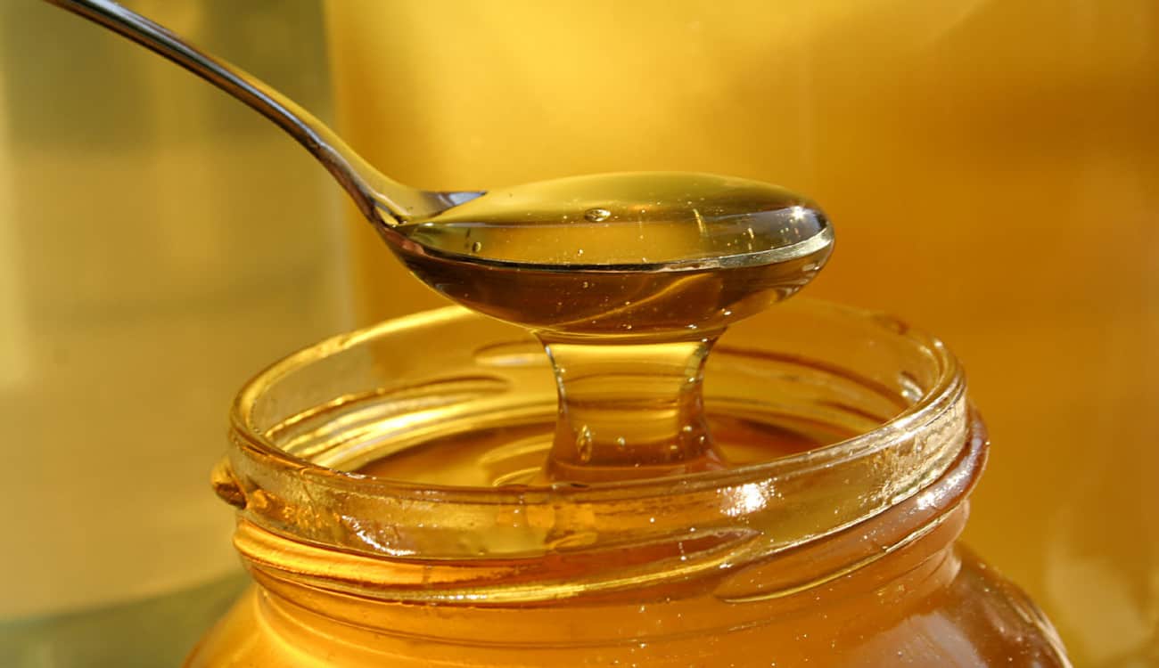 4 فوائد لتناول العسل الأبيض صباحا