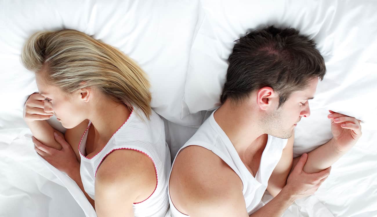 منها الاستيلاء على الغطاء.. 5 عادات نوم تنبىء بتوتر علاقتك الزوحية!