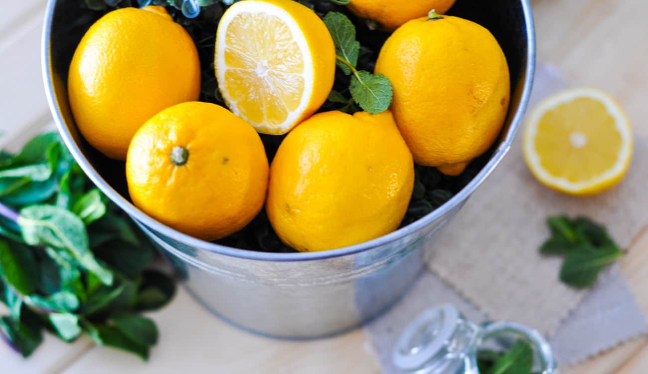 لذوات البشرة الدهنية.. فوائد مكعبات الليمون والنعناع