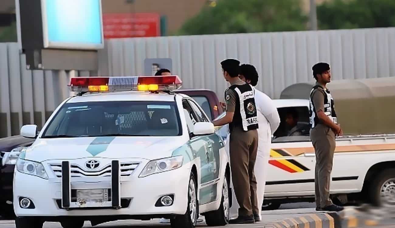 الإطاحة بعصابتين لسرقة سكن العمالة الوافدة وحقائب النساء في الرياض