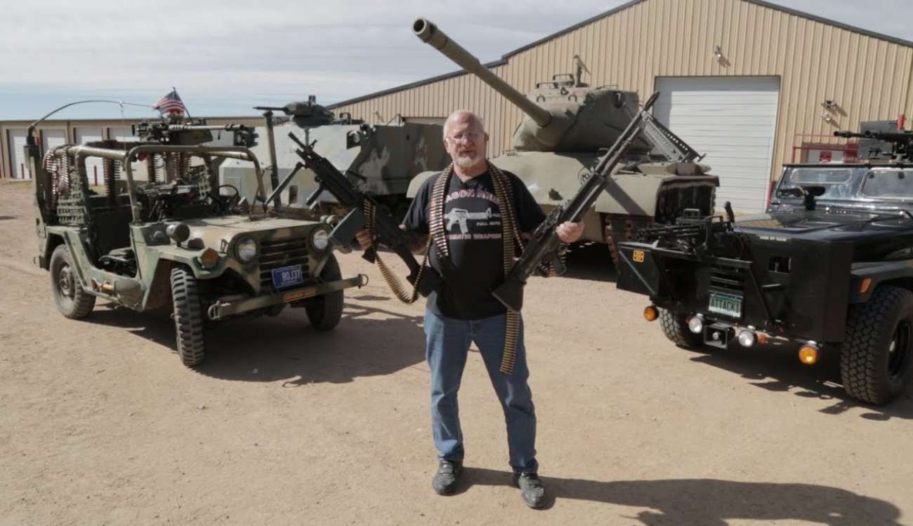 هذا العجوز الأكثر تسليحا في الولايات المتحدة.. يملك أكثر من 4 آلاف سلاح!