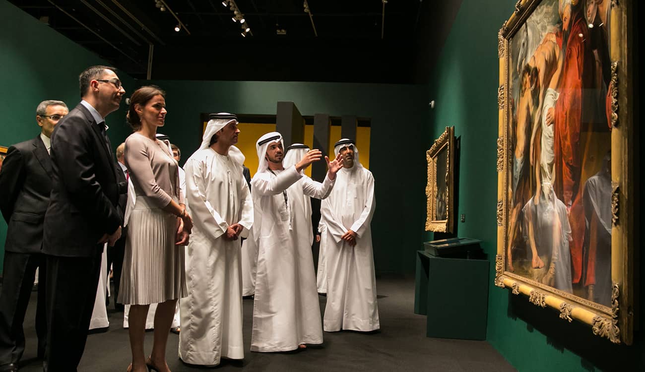 بالصور.. «لوفر» أبو ظبي.. حكايات إنسانية ترويها 600 قطعة أثرية