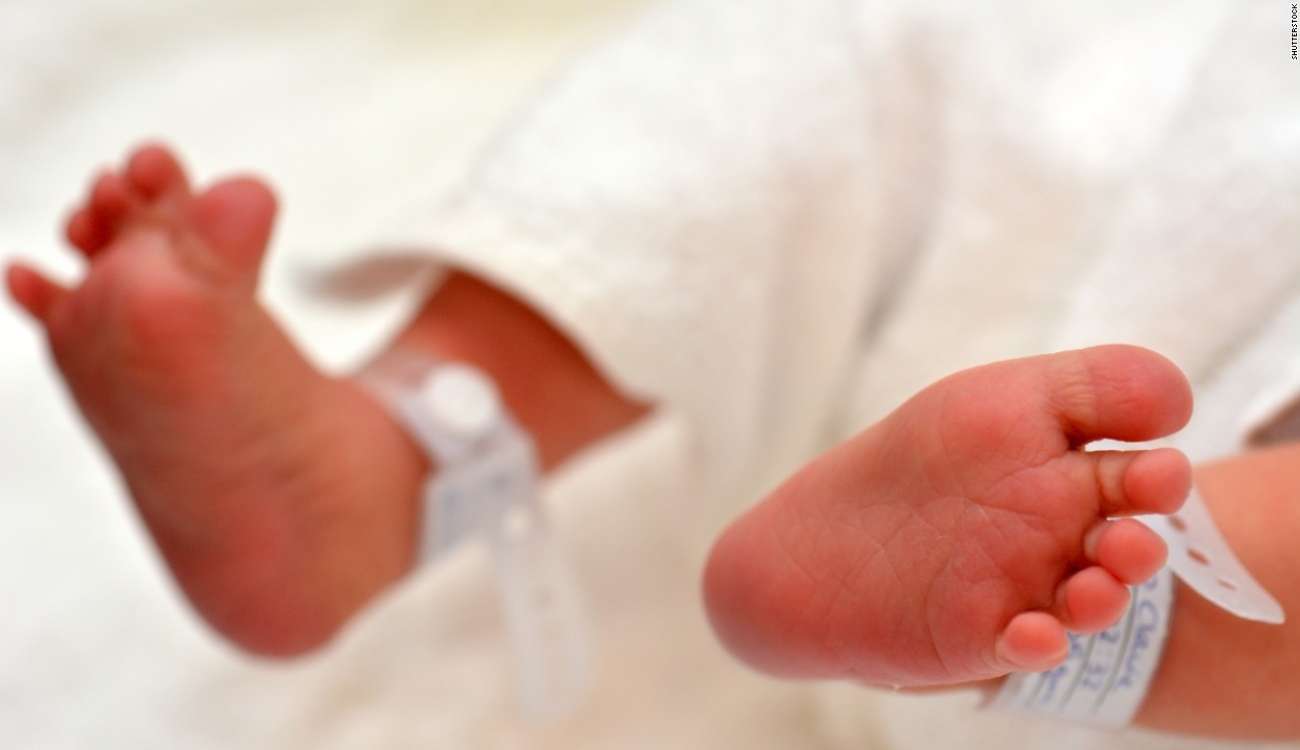 خطأ طبي ينهي حياة رضيعة بعد الولادة بساعتين
