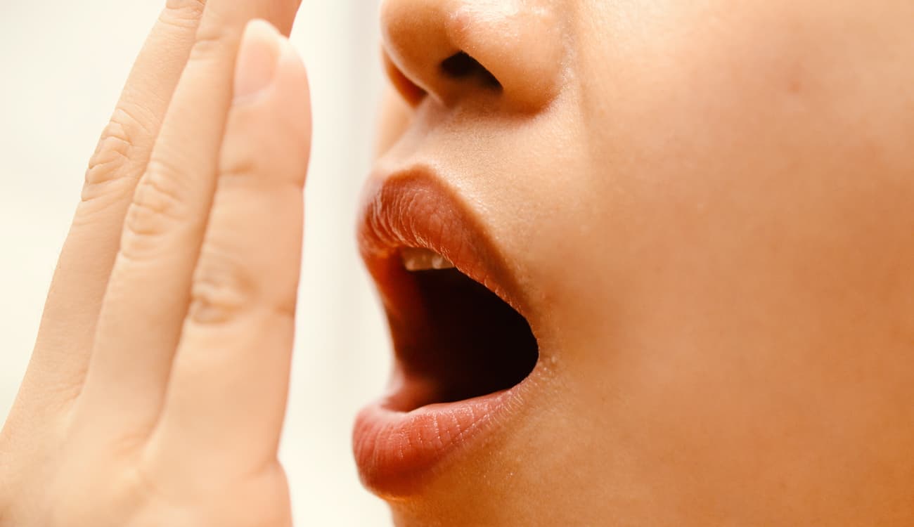 دراسة: رائحة الفم الكريهة عرض لمرض خطير