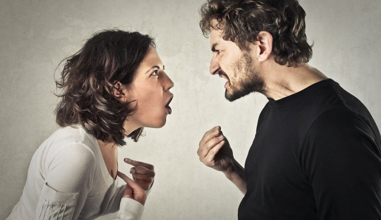 5 أسباب تجعل الرجال يتهمون النساء بـ «الجنون»