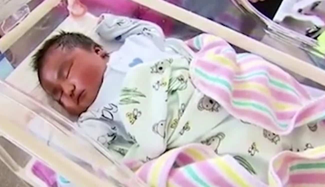 بالفيديو .. ولادة أضخم طفل في العالم