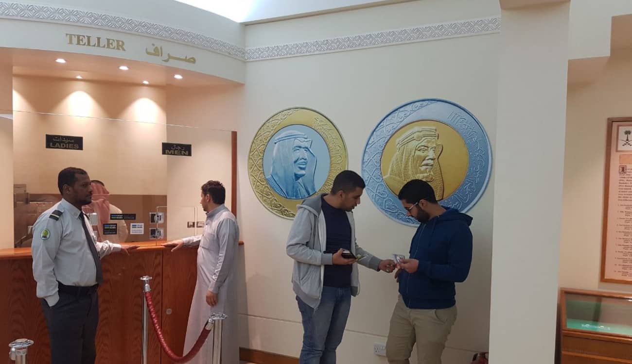 بالصور.. عشاق العملات التاريخية يحتشدون بجناح مؤسسة النقد السعودي في «الجنادرية 32»