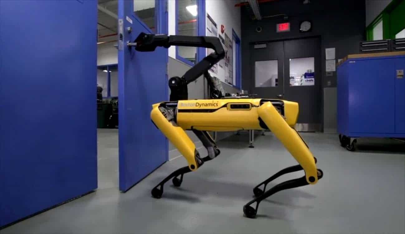 بالفيديو.. روبوت متطور يرد على أفعال البشر ويقاومها!