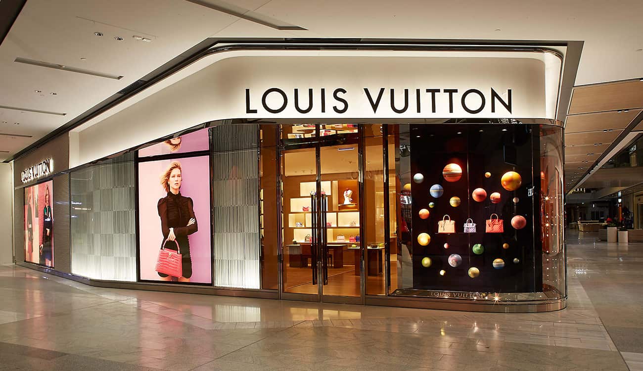 7 حقائق مذهلة لا تعرفها عن شركة الأزياء العالمية «لويس فيتون»
