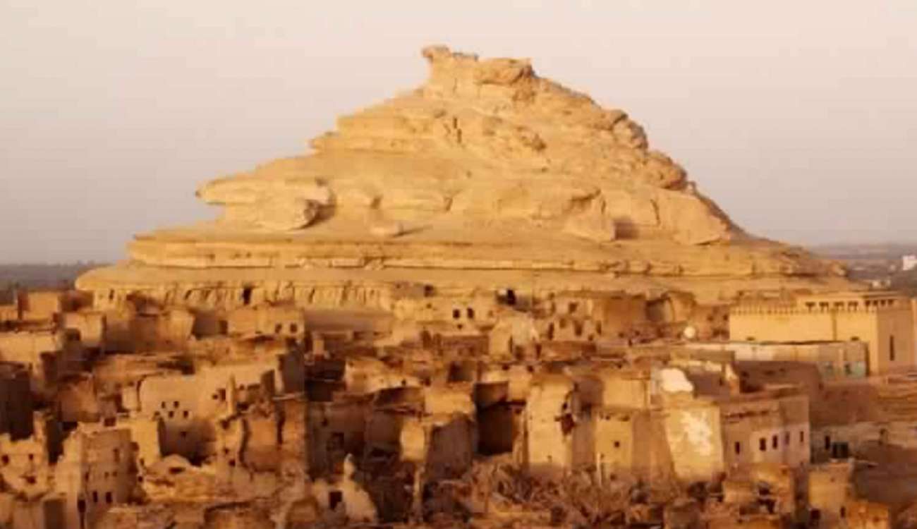 بالصور.. اكتشاف معبد أثري بواحة سيوة في مصر