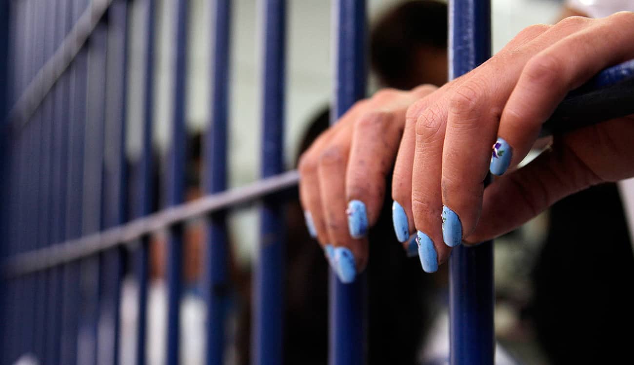 امرأة تواجه حكمًا بالسجن لمدة ١٩٥ عامًا