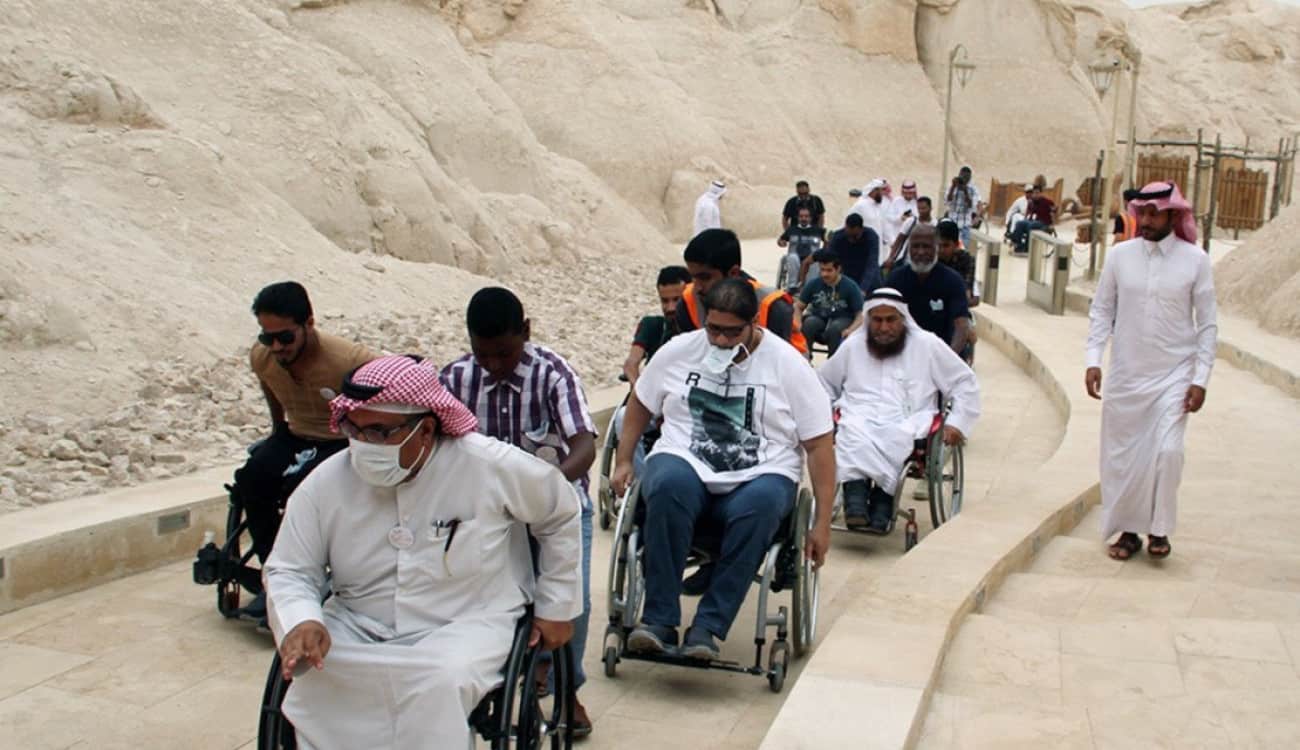 «رحلة عطاء» تجمع 50 من ذوي الإعاقة الحركية للمطالبة بـ«الباركود الهندسي»