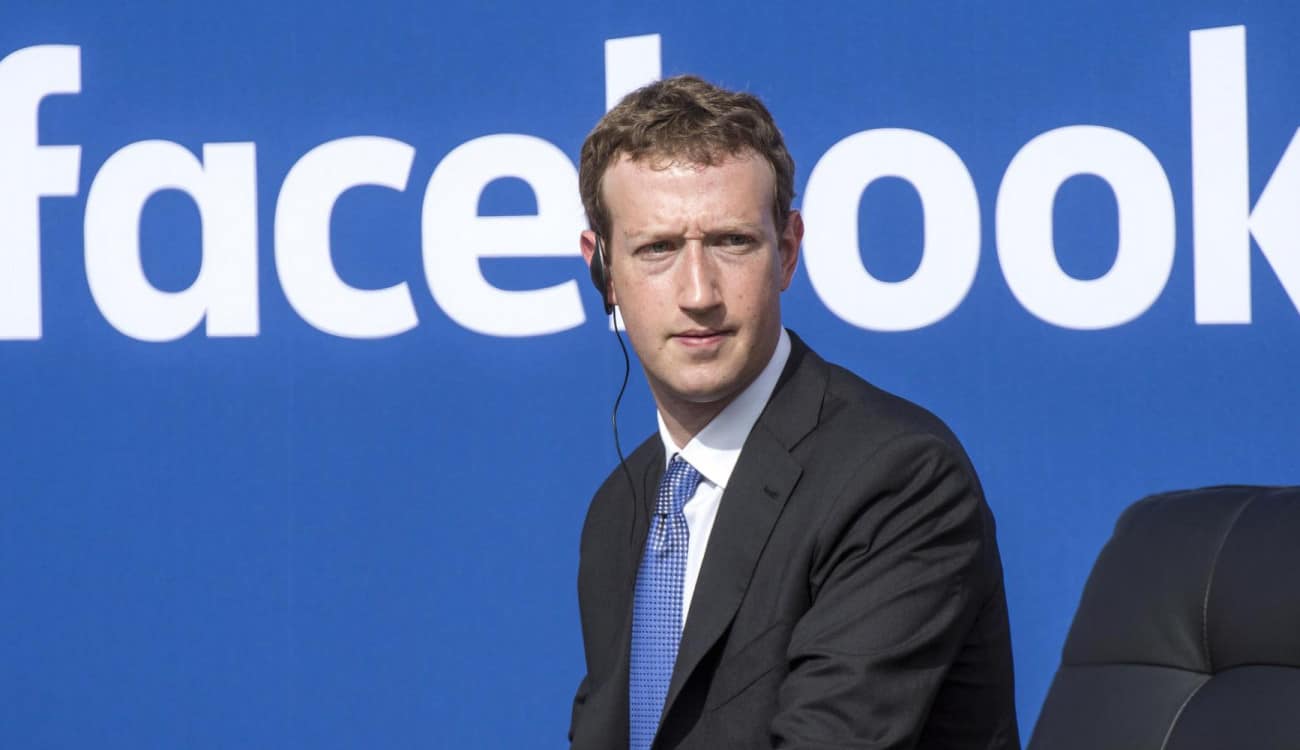 6 أسئلة تعرِّض مؤسس «فيسبوك» للإحراج أمام الكونغرس