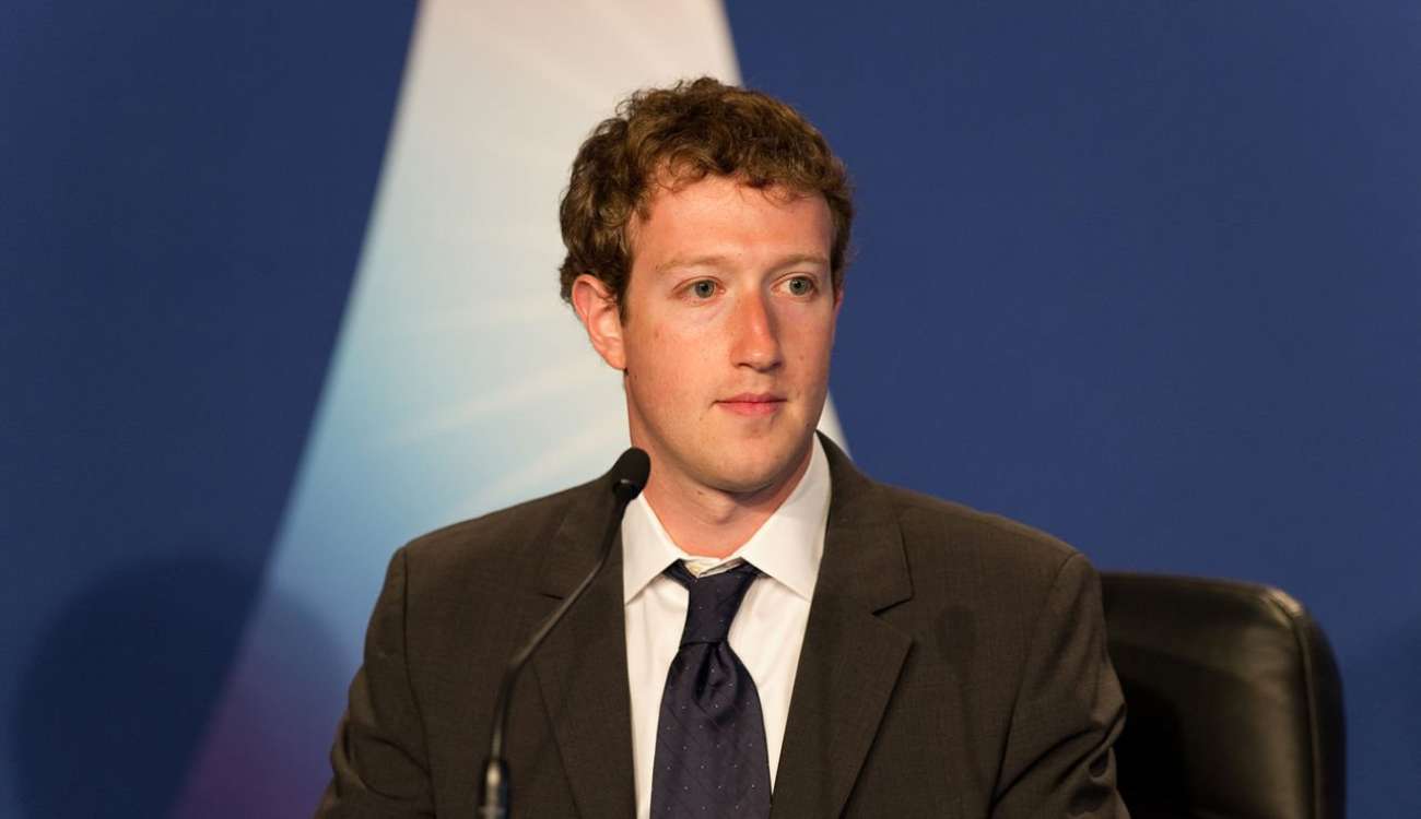 بالفيديو.. مارك زوكربيرج يعترف بخطئه في تسريب بيانات مستخدمي فيسبوك أمام الكونجرس