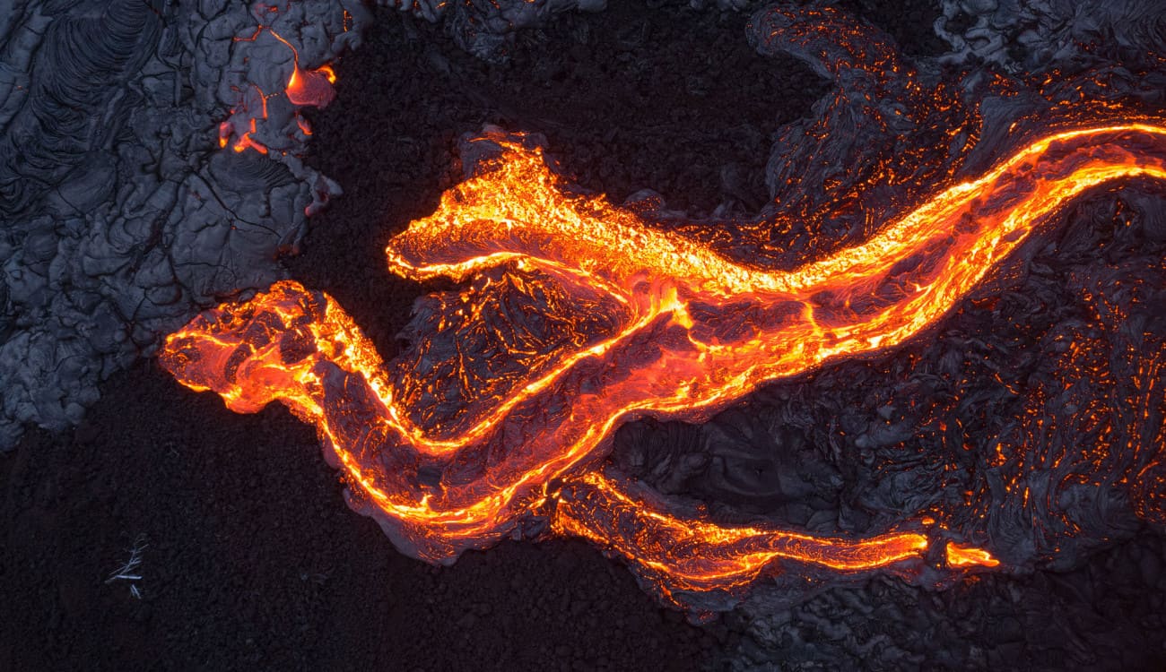صور لا تصدق لبركان هاواي.. هكذا تبدو الحمم ليلا من الفضاء