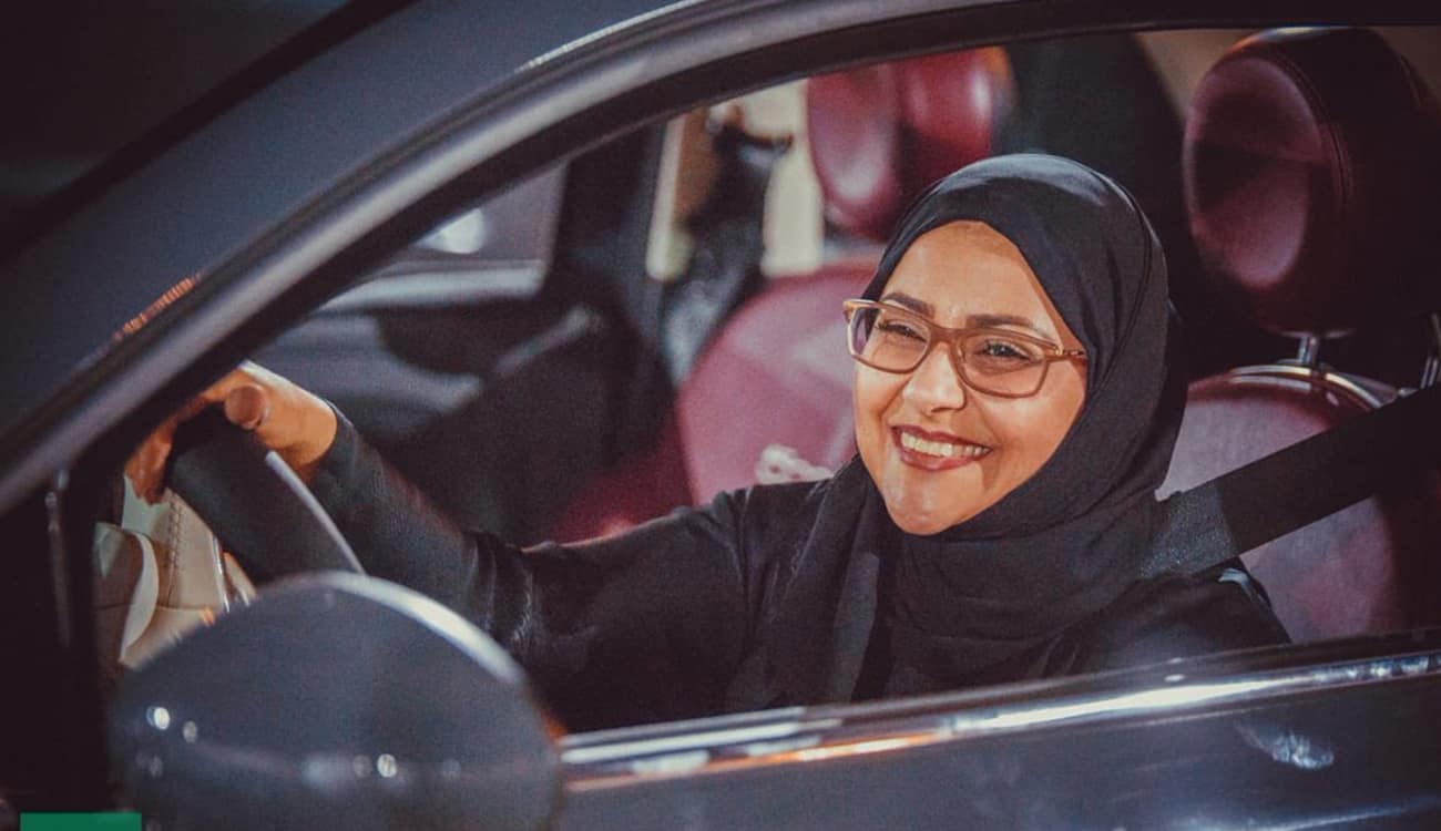 الصحف السعودية تحتفي بقرار قيادة المرأة للسيارة بأسلوب استثنائي