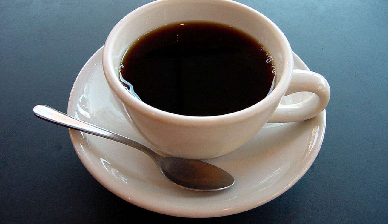 دراسة: القهوة والكولا قد ينقذان حياتك