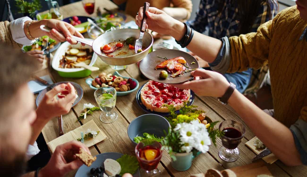 دراسة تدق ناقوس الخطر: تأخير وجبة العشاء يسبب أمراضًا خطيرة!