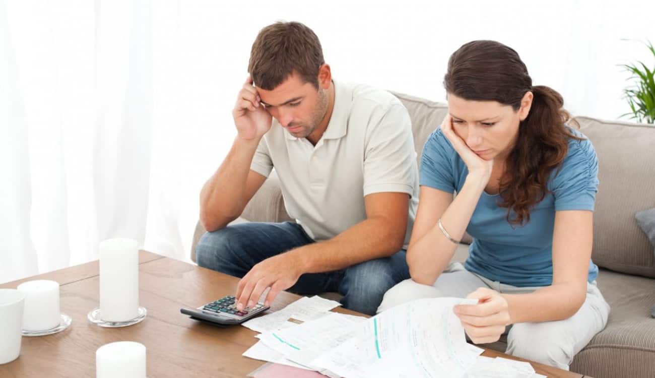 4 مشاكل مالية تهدد العلاقات الزوجية.. احذر الإنفاق الزائد