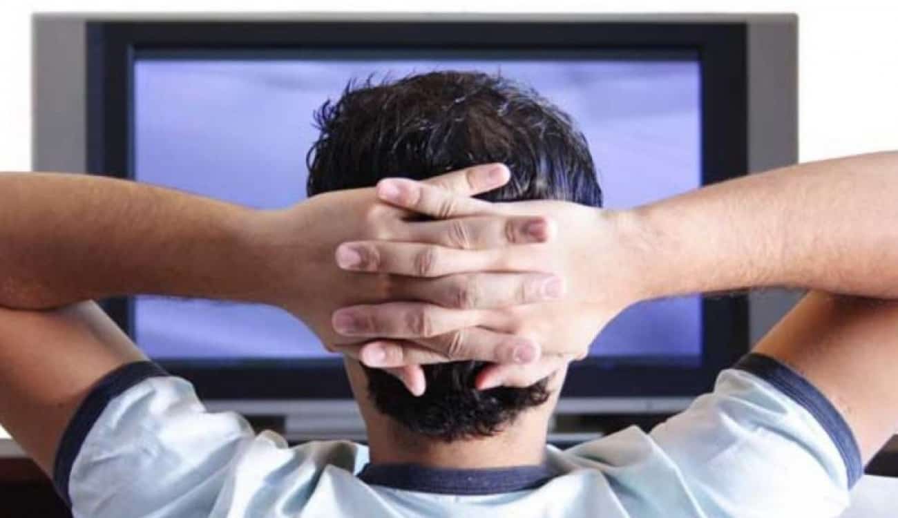 دراسة تحذر: التلفاز يسبب الموت المبكر!
