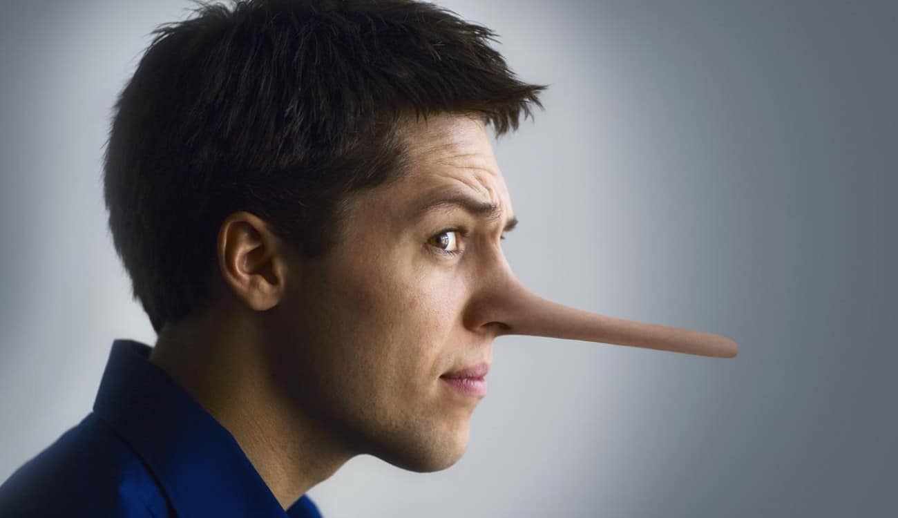 10 علامات تشير إلى كذب محدثك