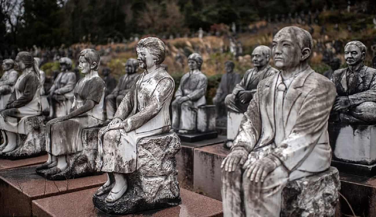 بحضور 800 تمثال ينبضون بالحياة.. الحديقة الحجرية أحد أكثر الأماكن رعبا حول العالم