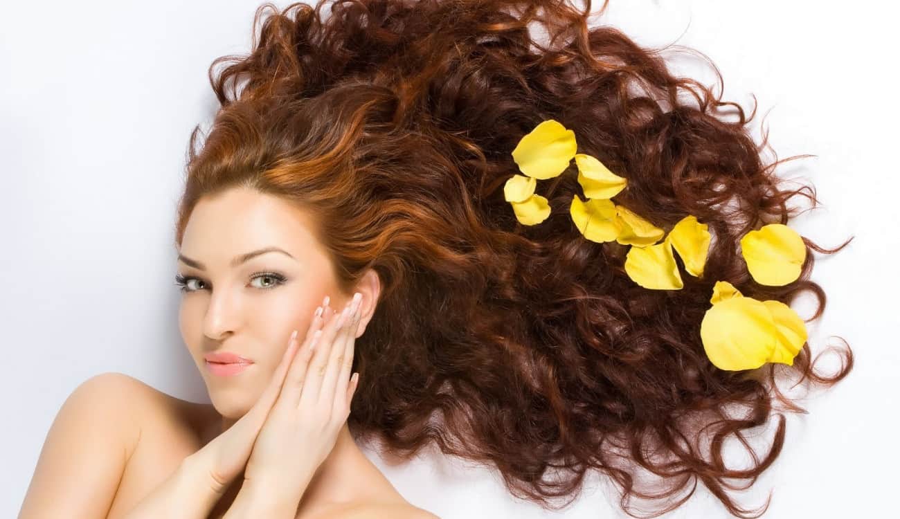6 فوائد مذهلة لـ زيت الهيل لصحة شعرك