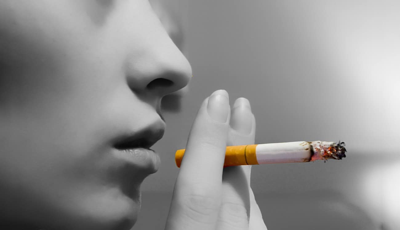 دراسة صادمة.. هكذا يتحكم التدخين بالنساء!