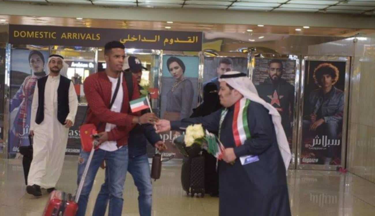 هكذا احتفل مطار الملك فهد بـ اليوم الوطني الكويتي