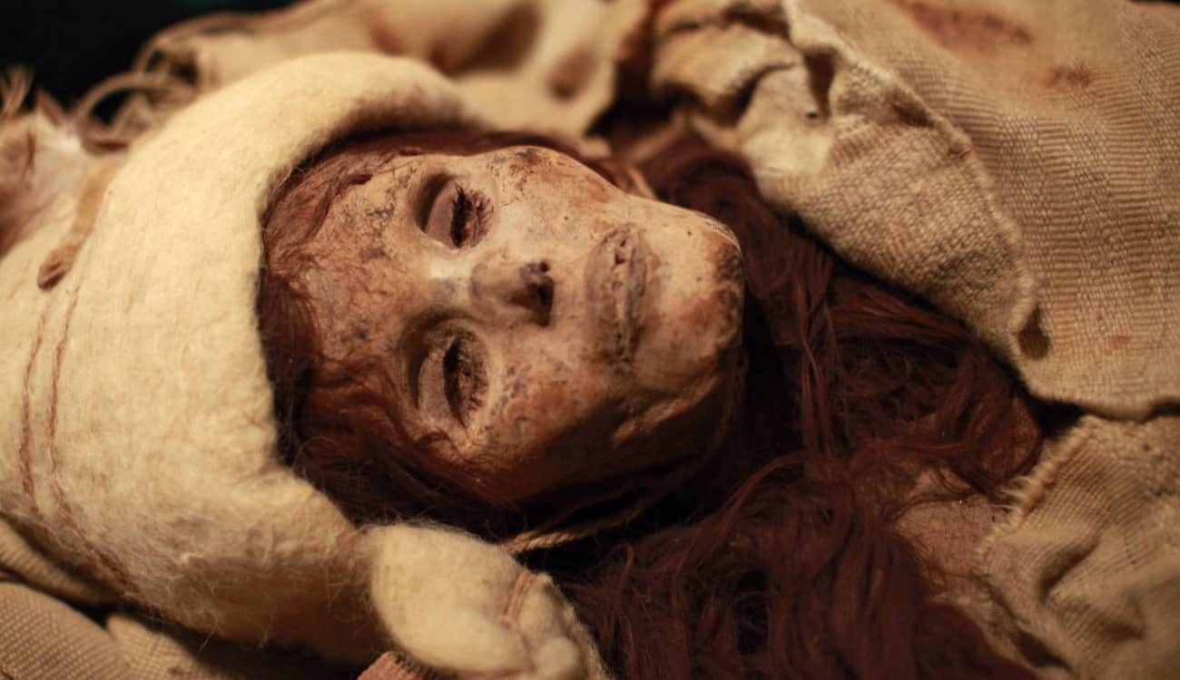 "آيفون العصر البرونزي" مدفون مع جثة امرأة منذ 4000 عام!