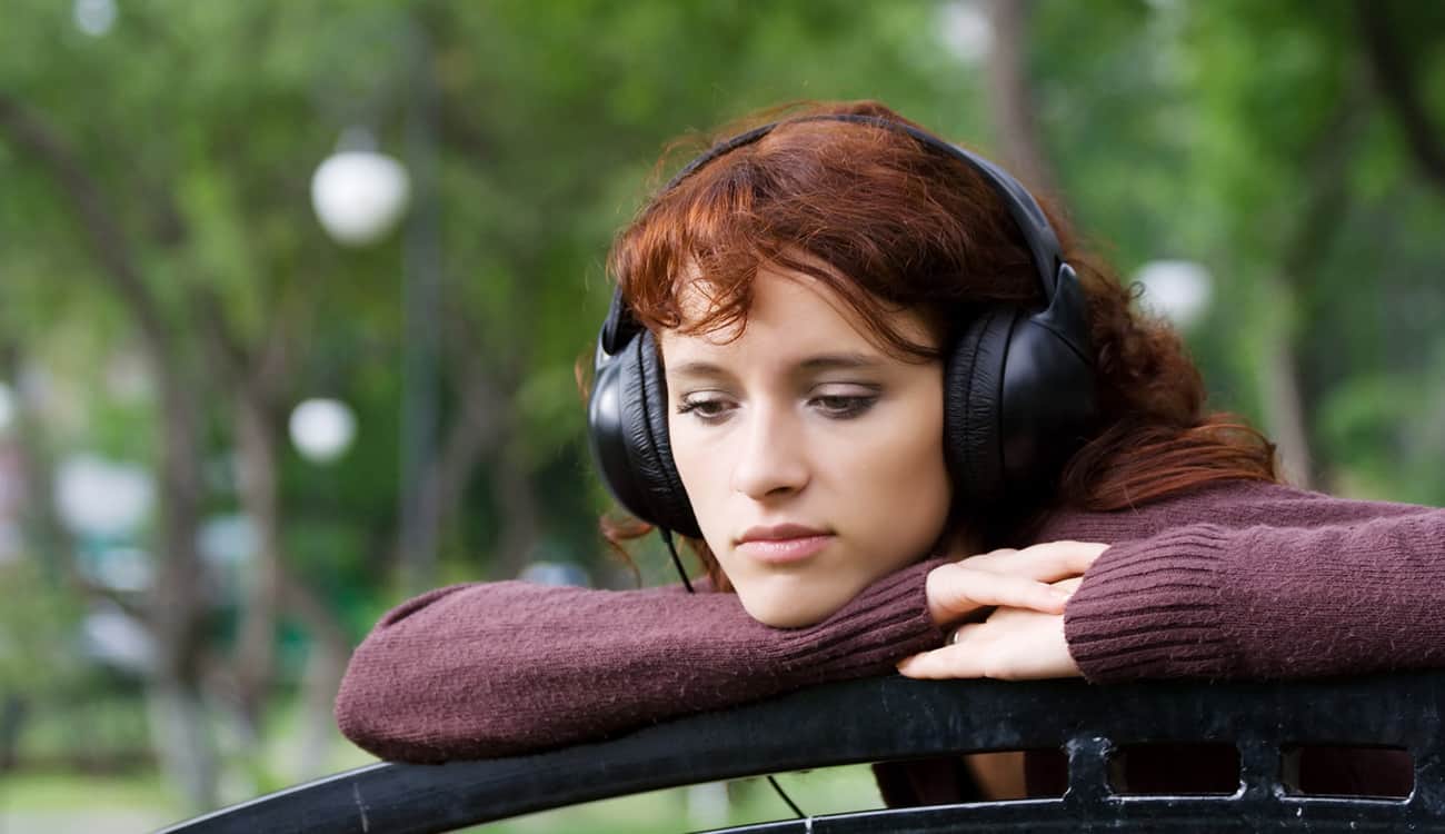 هل تساعدك الموسيقى على التركيز أم تشتت انتباهك؟ العلم يجيب