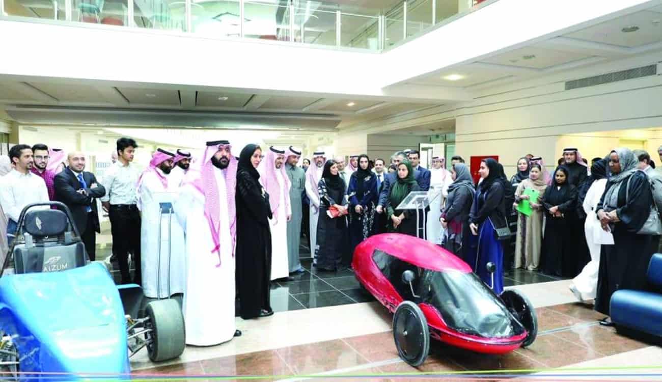 تقطع أطول مسافة بأقل كمية.. طالبات سعوديات يصممن سيارة موفرة للوقود