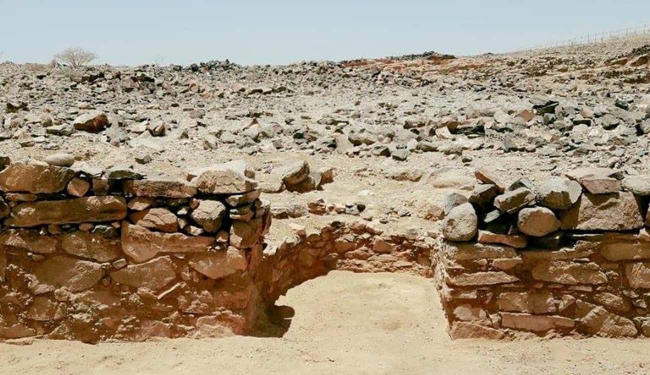 اكتشاف ثالث مسجد في مستوطنات التعدين القديمة في بيشة