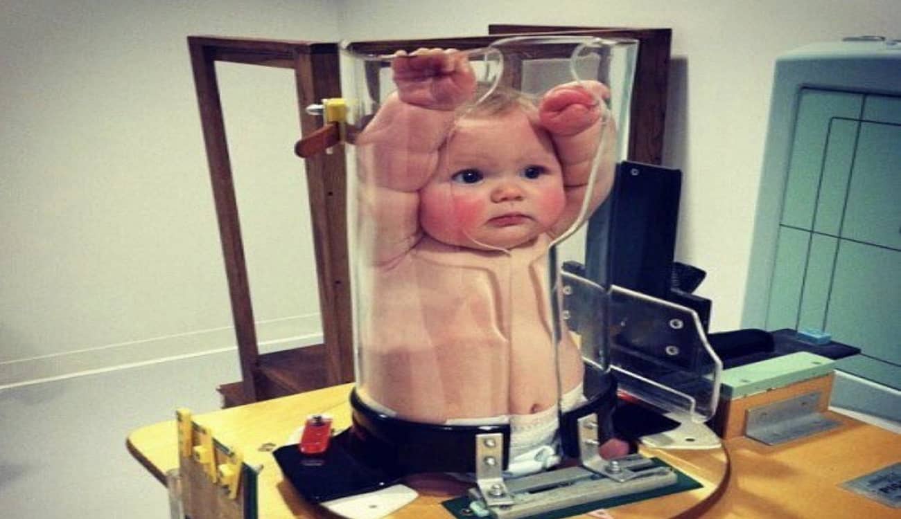 صور أطفال داخل جهاز أشعة غريب تشعل "السوشيال ميديا"