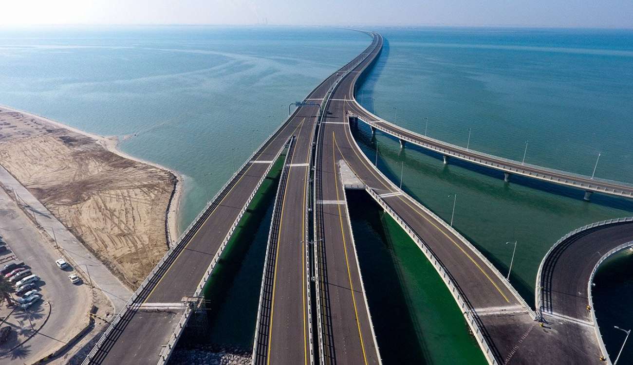 بالفيديو.. الكويت تدشن أحد أطول الجسور في العالم
