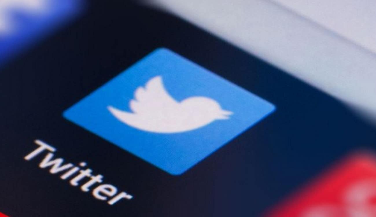 تويتر يعتذر عن تسريب بيانات بعض مستخدميه