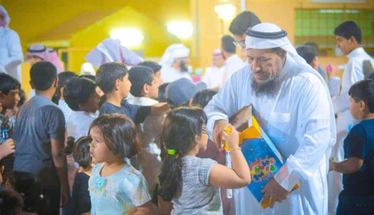 بالصور.. توزيع 117 ألف هدية على الأطفال في القصيم بمناسبة عيد الفطر