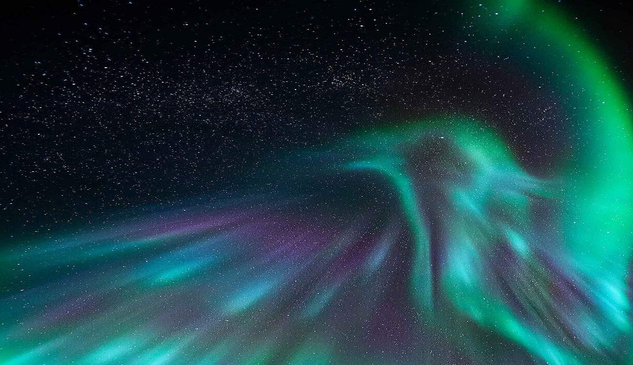 درب التبانة فوق جبال الألب وطائر الشفق القطبي.. صور مذهلة في "المصور الفلكي"