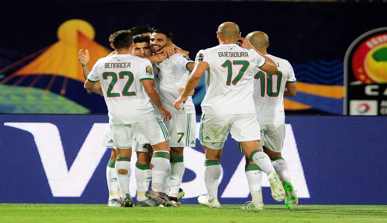 بثلاثية في غينيا.. الجزائر أول منتخب عربي يتأهل لربع نهائي أمم إفريقيا