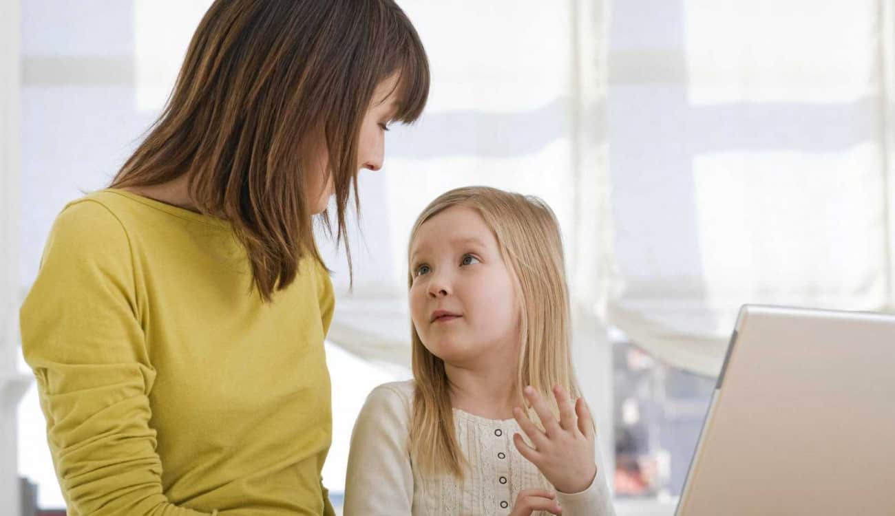 5 نصائح للتعامل مع أبناء أصدقائك في حدود اللياقة