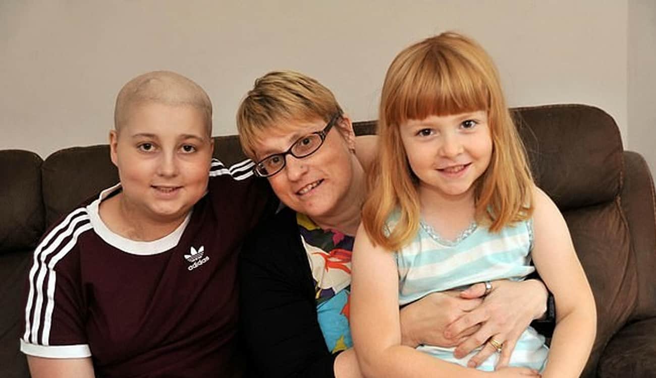 بالصور.. طفلة شجاعة تنقذ شقيقتها الكبرى من سرطان الدم النخاعي عالي الخطورة