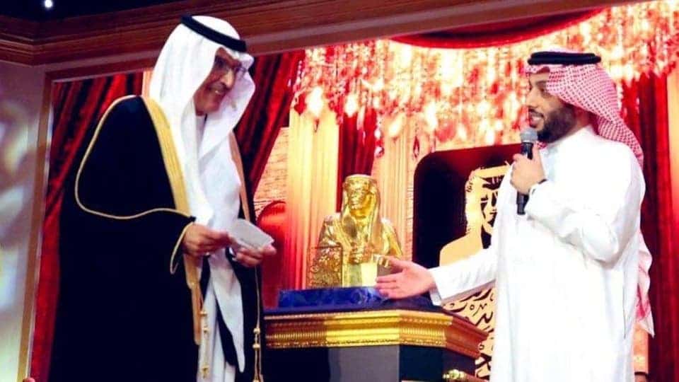 "ساعة شباب": تكريم سمو الأمير "بدر بن عبد المحسن"