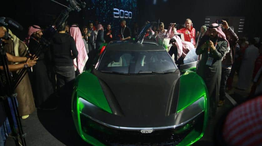 سيارة من المستقبل في فعاليات موسم الرياض