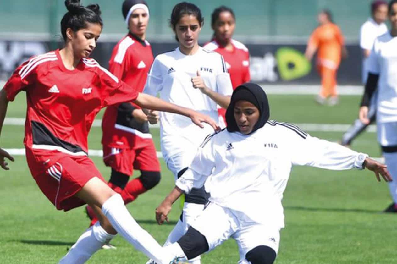 السعودية تتعاون مع "فيفا" لتطوير كرة القدم النسائية