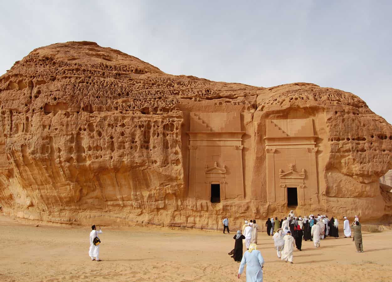 400 ألف تأشيرة سياحية سعودية في 5 أشهر فقط