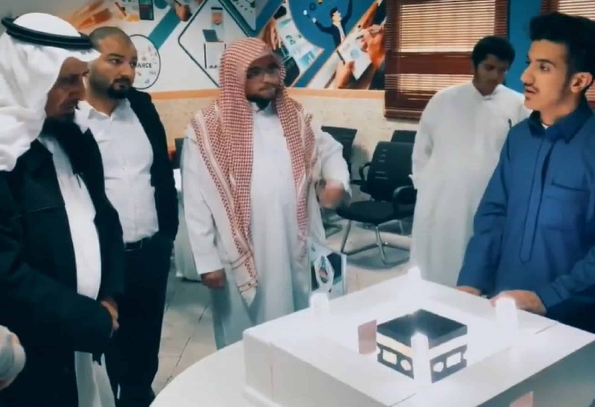 طالب سعودي يبتكر مشروع لحماية الحرم المكي من كورونا