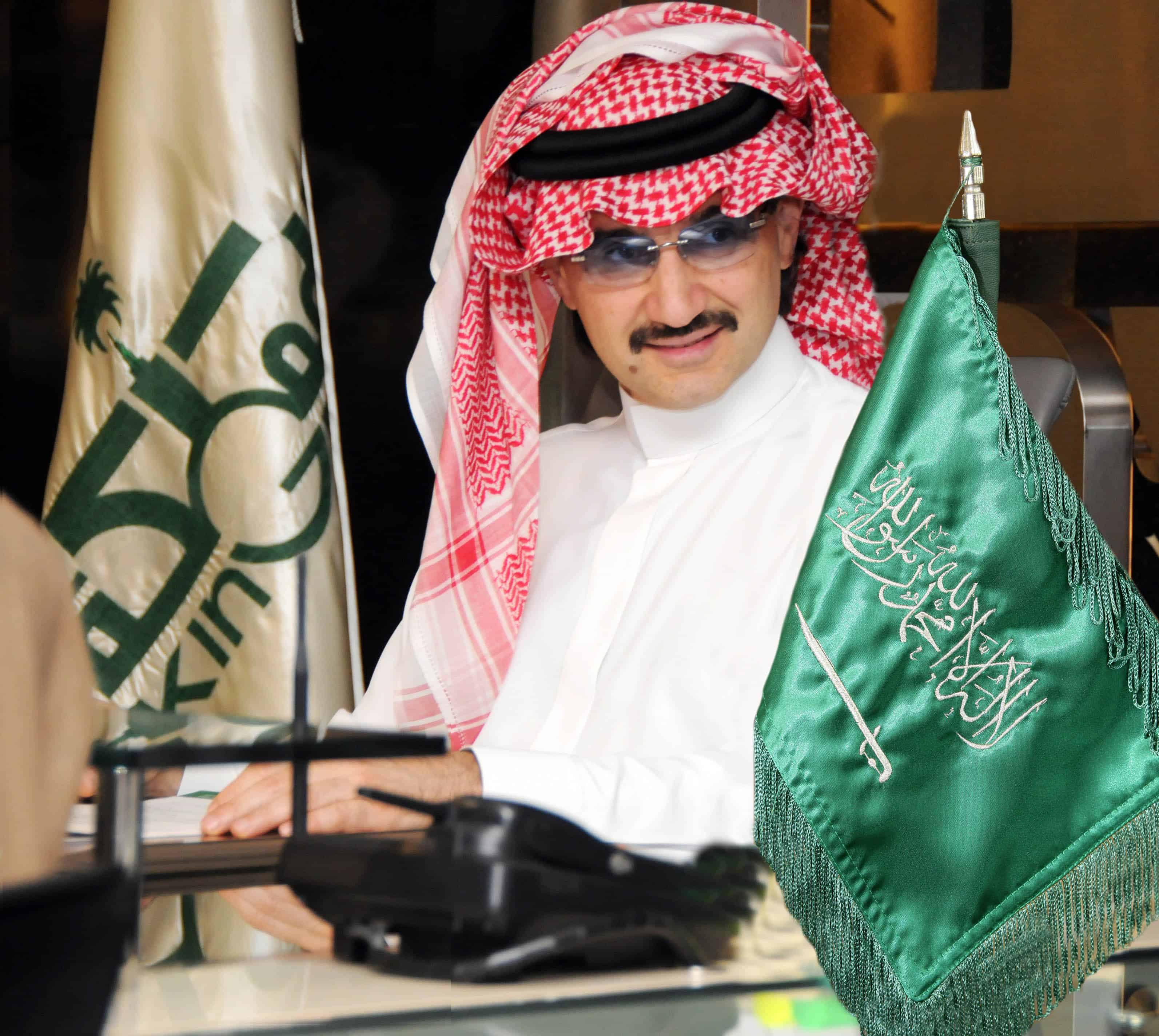 سمو الأمير الوليد بن طلال.. رجل المراحل والإنجازات في "الهلال"