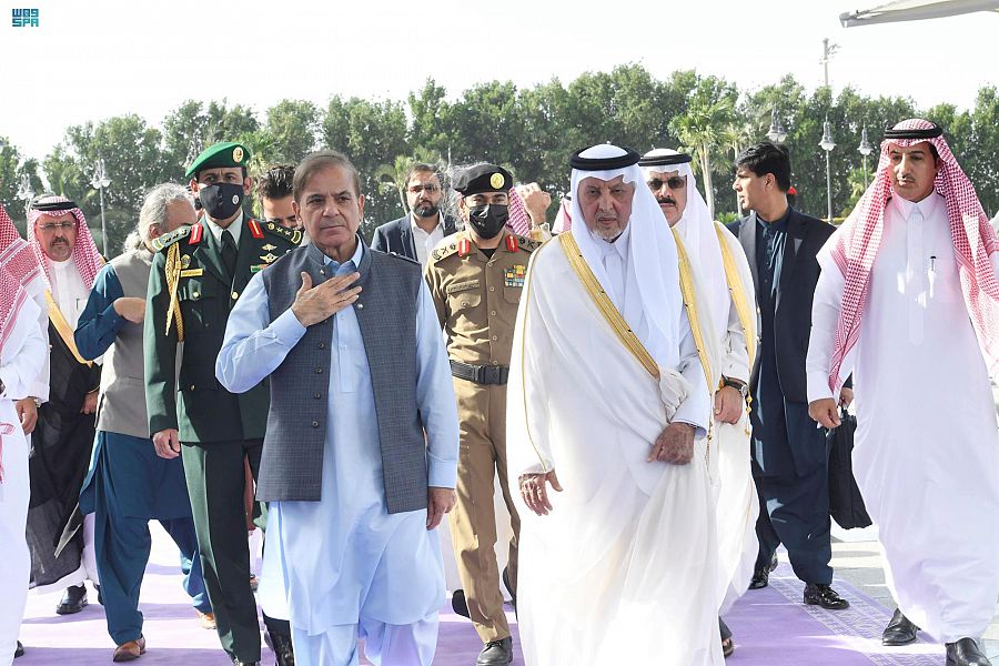 رئيس الوزراء بجمهورية باكستان الإسلامية يصل إلى جدة